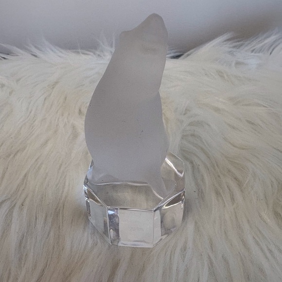 Frosted Glass Walrus Figurine - Picture 4 of 7